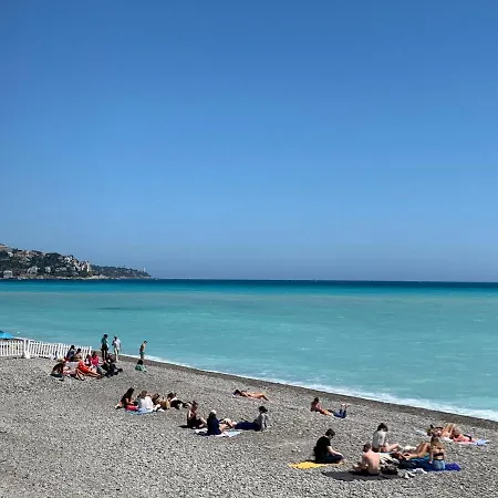 Centre: à 300m De La Et De La Promenade Des