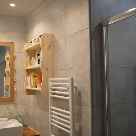 Privatunterkunft In The Charming 30s Building Nizza