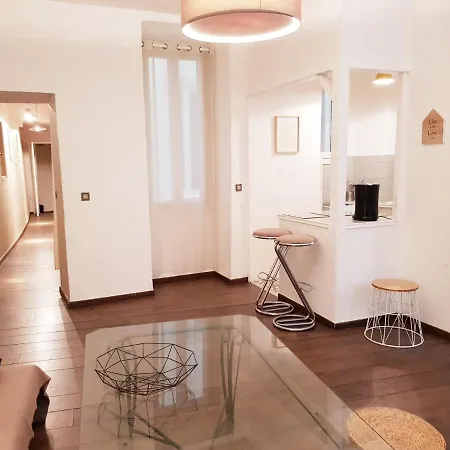 Beautiful Old Town Home - 2 Bedrooms Apartment