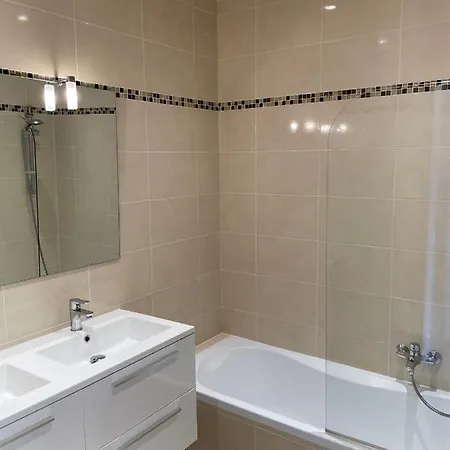Appartement Spacieux Au Calme A *