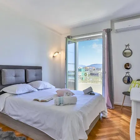 Maison Bianchi - 1156 Promenade Des *