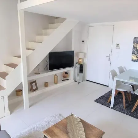 Apartment R.d.v. Center *