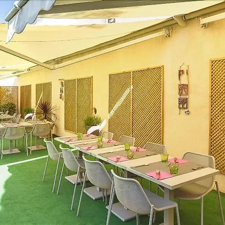 Hotel Esatitude 3*