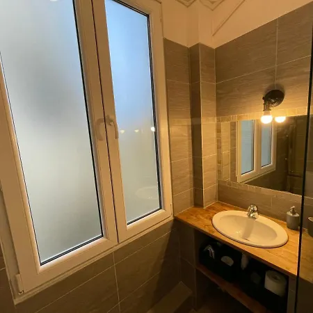 Renting - Notre Dame - Cosy Loft Perfect View On The Roofs Nizza