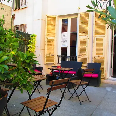 Le Pastoral Hostal Niza