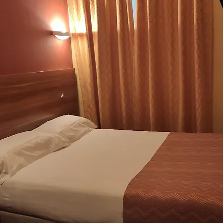 Share Mini-hôtel Nice