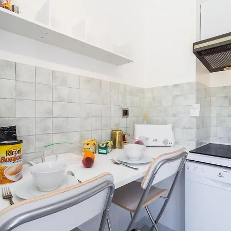 Appartement Au Cœur De Av. Superbe Terrasse, Wifi&clim *