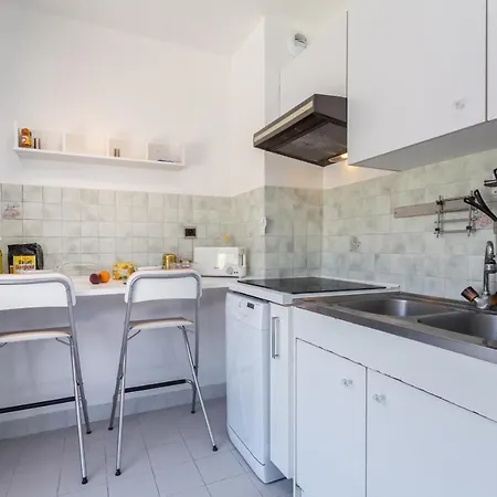 Appartement Au Cœur De Av. Superbe Terrasse, Wifi&clim