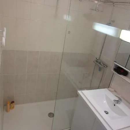 Appartement Au Cœur De Av. Superbe Terrasse, Wifi&clim