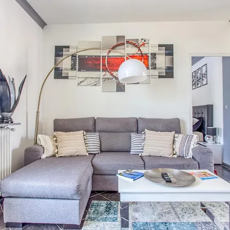 Appartement Le Mantega - F2 Moderne,centre Ville, 2 Grandes Terrasses,climatisation, Ascenseur *