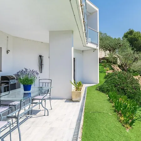 Des Oliviers Villa