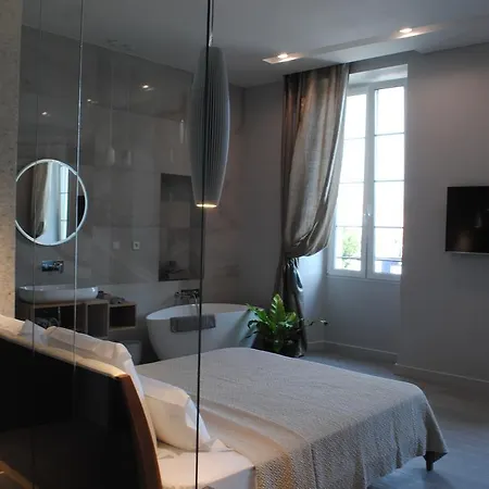 Отель Les Massena 3*