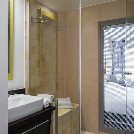Ibis Styles Centre Port