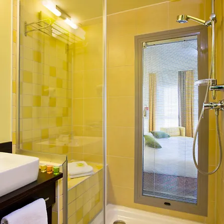 Hotel Ibis Styles Centre Port 3*