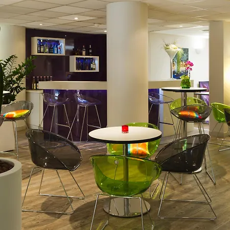 Ibis Styles Centre Port Niza