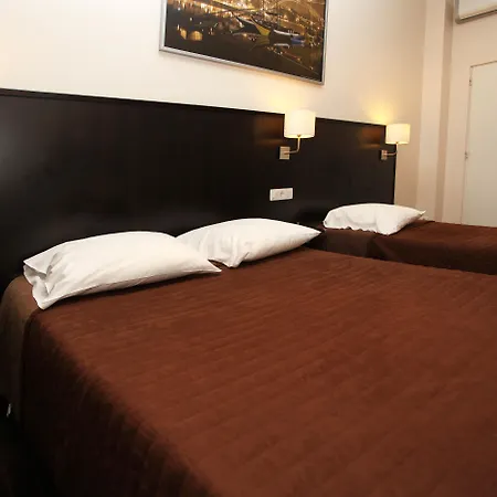 Hotel Trocadero 2*