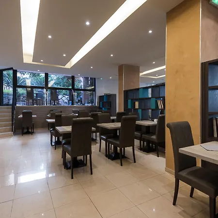 酒店 尼斯艾珀基亚酒店 4*