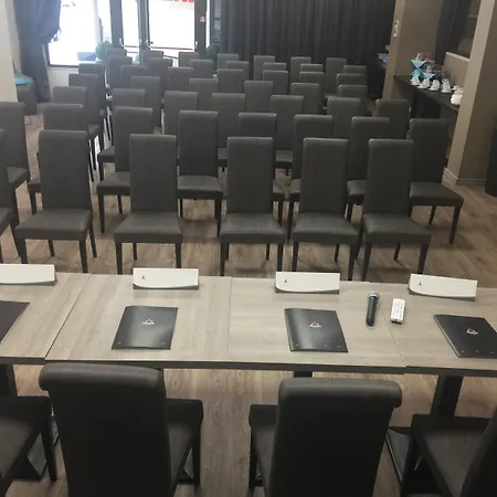 尼斯艾珀基亚酒店 4* 尼斯