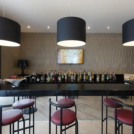 尼斯艾珀基亚酒店 酒店 4*