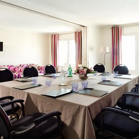 Hotel La Pérouse Baie Des Anges 4*
