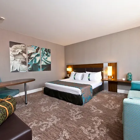 By Ihg