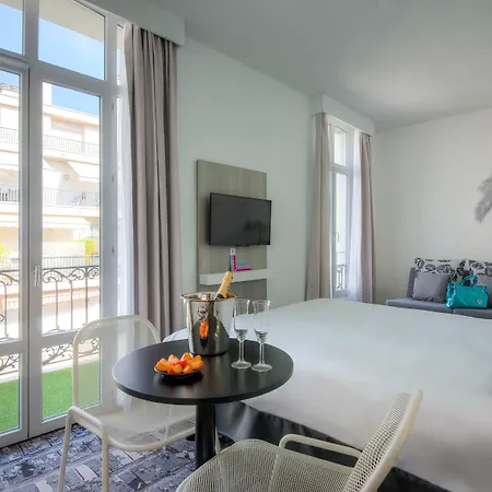 Ibis Styles Centre Gare Szálloda 3*