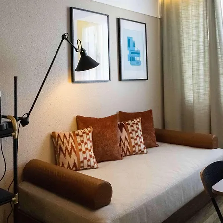 Отель Novotel Airport 4*