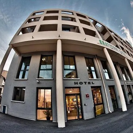 Esatitude Hotel 3*