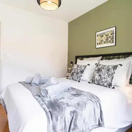 #4 Papon Parking Climatise Terrasse & Wifi 5mins A Pieds Du Vieux Apartament
