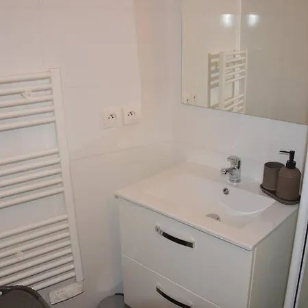 Apartment 4 Pieces A - 20 Min De La *