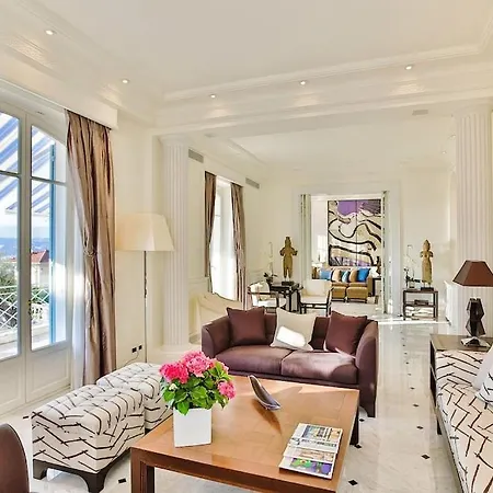 Villa Luxury At Mont Boron, Swimming Pool Overviewing The Bay