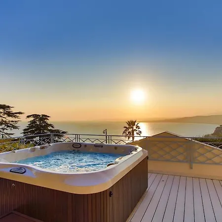Luxury At Mont Boron, Swimming Pool Overviewing The Bay Villa