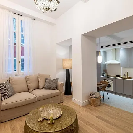 Chez Collette - Luxury In The Old Apartman *