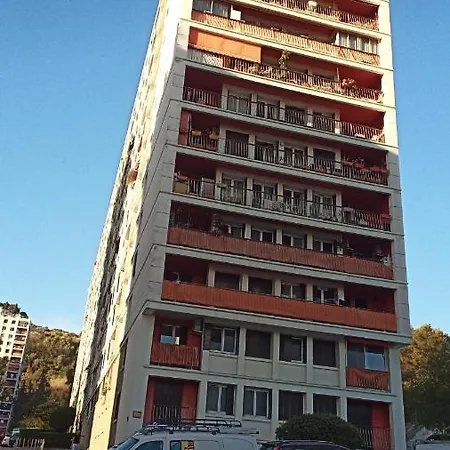Private In Renovated - Tram 1 Min Walk