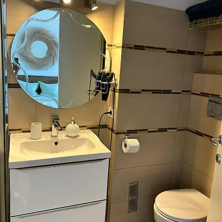 Apartment La Couronne A
