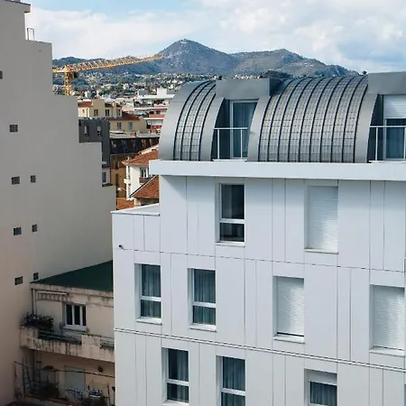Twenty Business Flats Angely Aparthotel *