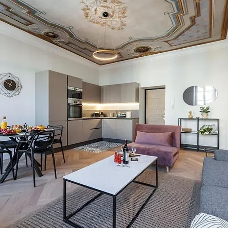 Philibert - Traditional Apart With Historical Fresco Nice