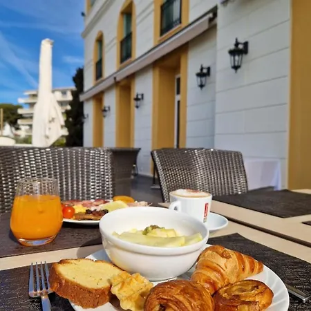 Le Saint Paul Hotel 3*