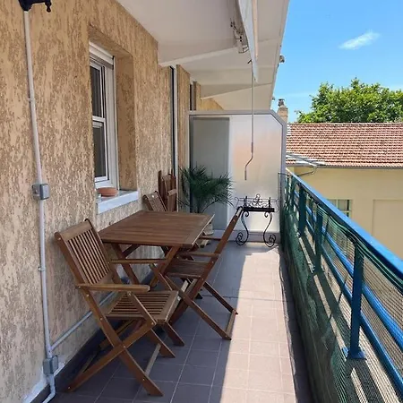 2/3 Pieces Avec Terrasse A * Nice