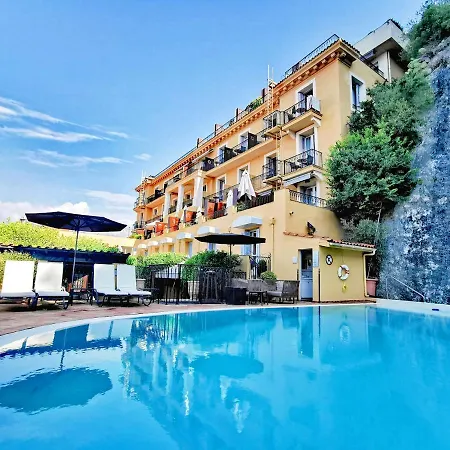 La Pérouse Baie Des Anges 4*