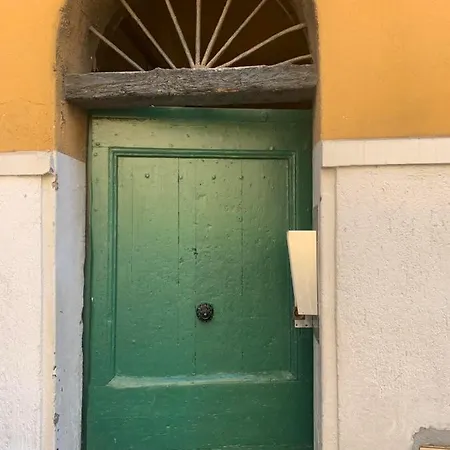 33 On The Old Historic Senate Square Apartment