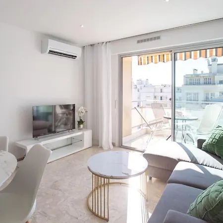 아파트 L28 Californie 1min Walk Sea 3bdr/ Ac & Balcony *