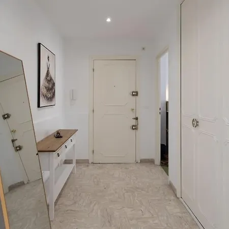 L28 Californie 1min Walk Sea 3bdr/ Ac & Balcony 아파트