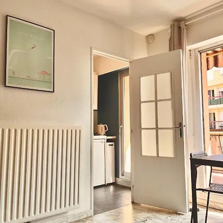 Appartement With Terrace And Sea View, 10 Min To The Nice