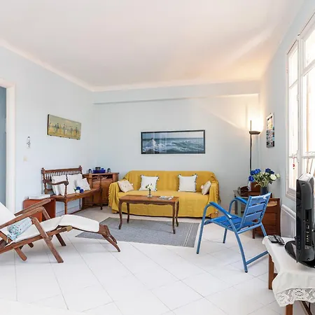 Extraordinary View On Port And Castle Hill - 1 Bdr & Parking Nice