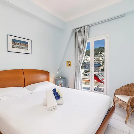Extraordinary View On Port And Castle Hill - 1 Bdr & Parking * Nice