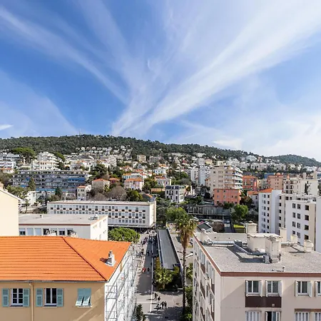 Apartment Extraordinary View On Port And Castle Hill - 1 Bdr & Parking *