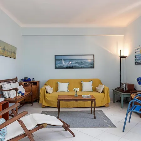 Extraordinary View On Port And Castle Hill - 1 Bdr & Parking Apartment Nice