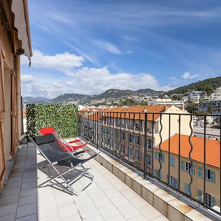 Apartment Extraordinary View On Port And Castle Hill - 1 Bdr & Parking Nice