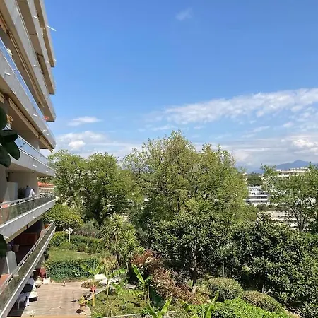 Terrasse , , La Piscine Apartment